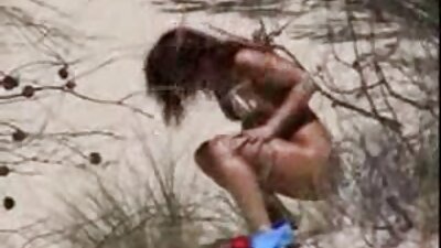 Moanas loverboy получава африкански секс със бабички порно масаж в джунглата